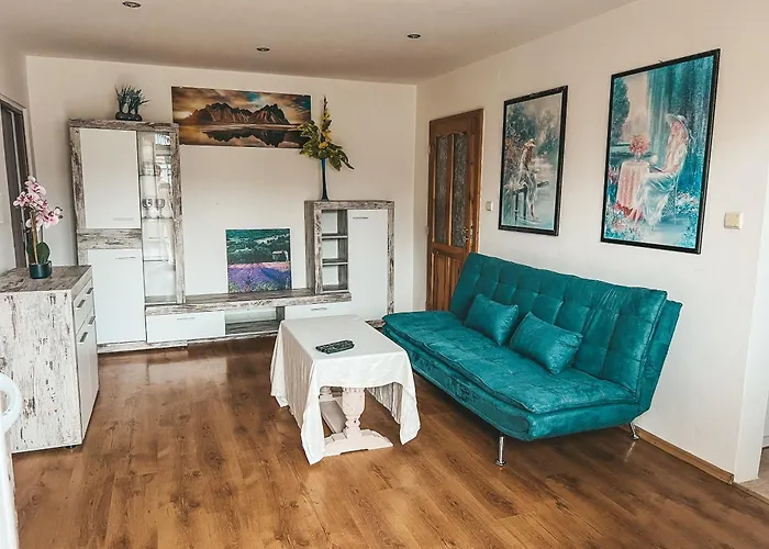 3 Bedroom In The Part Of The